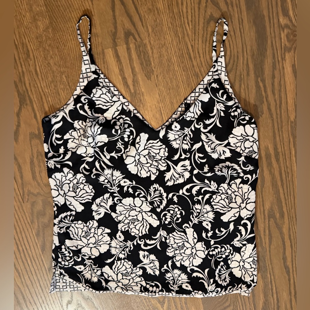 White House Black Market Black and White Floral geo reversible Camisole - Picture 4 of 7